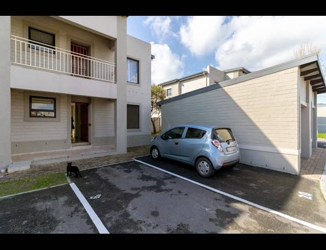 2 BEDROOM APARTMENT FOR SALE IN BURGUNDY ESTATE